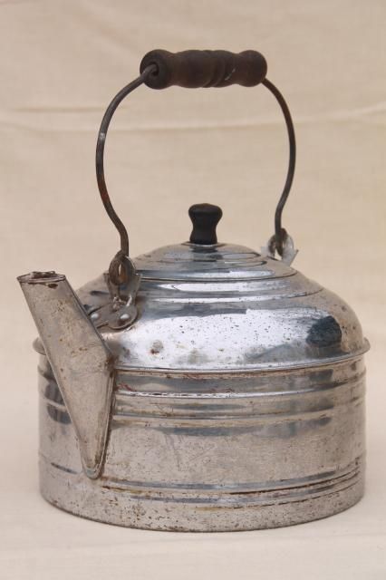 big old one gallon tea kettle, vintage Revere teakettle w/ primitive bail wood handle Metal Kettle, Vintage Kettle, Old Tea Pots, Kitchen Nostalgia, Vintage Tea Kettle, Composition Ideas, Primitive Style, Over The Garden Wall, Vintage Kitchenware