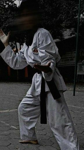 Pap Cewe Taekwondo, Pencak Silat Aesthetic, Foto Silat, Taekwondo Techniques, Karate Picture, Karate Boy, Taekwondo Girl, Women Karate, Best Friend Dates