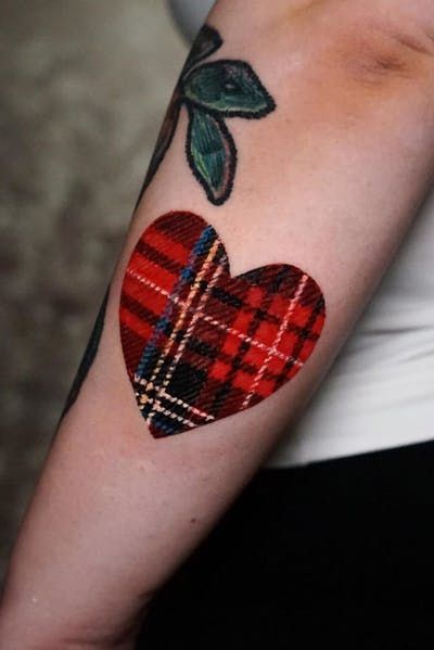 Tartan Tattoo, Scotland Tattoo, Scottish Tattoo, Scottish Tattoos, Italian Tattoos, Tattoo Beautiful, Embroidery Tattoo, Scottish Pattern, Watercolor Tattoos