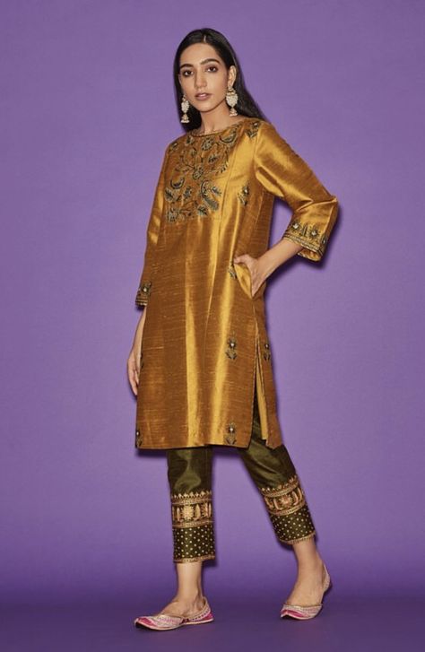 Silk Kurti Designs, Kurta Set For Women, Silk Kurti, Kurti Embroidery Design, Silk Dresses, A Line Kurta, Kurta Designs Women, Katan Silk, Lakme Fashion Week