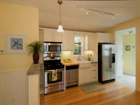 Apartment Kitchen Island, Small Basement Kitchen, Small Kitchen Design Apartment, Basement Apartment Decor, Small Apartment Kitchen Decor, Small Basement Apartments, Finish Basement, One Wall Kitchen, Basement Layout