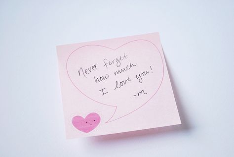 Heart thought bubble sticky notes - so sweet Cute Food Notes For Boyfriend, Romantic Sticky Notes For Him, Post It Love Notes For Him, Sticky Notes Love Messages, Cute Post It Notes For Boyfriend, Sticky Note Love Notes, Post It Notes For Boyfriend, Sticky Notes Quotes For Him, Sticky Notes For Him