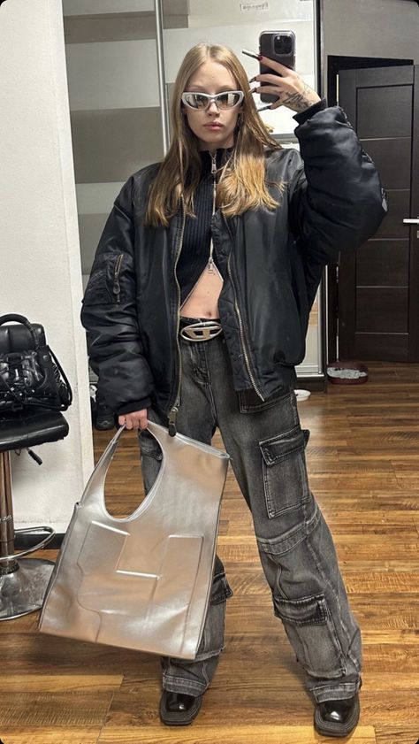 Y2k Futurism Fashion, Futurism Outfit, Diesel Aesthetic, Diesel Outfit, Chinese Street Style Fashion, Y2k Futurism, Futurism Fashion, Diesel Clothing, Outfits Edgy