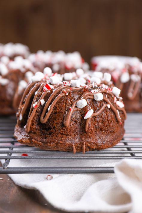 Chocolate Bundt Cakes, Mini Bunt Cake, Mini Bundt Cakes Recipes, Peppermint Recipes, Chocolate Bundt, Holiday Desserts Table, Mini Bundt, Peppermint Hot Chocolate, Mini Bundt Cakes