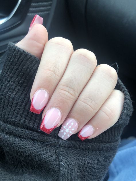 Blue Christmas French Tip Nails, Short Basic Christmas Nails, Sparkly Red French Tip Nails Christmas, Short Christmas French Tip Nails, Short Coffin Christmas Nail Designs, Red French Tip Nails Snowflake, French Tip Nails With Christmas Design, Christmas French Tip Nails Coffin, Pretty Christmas Nails Short