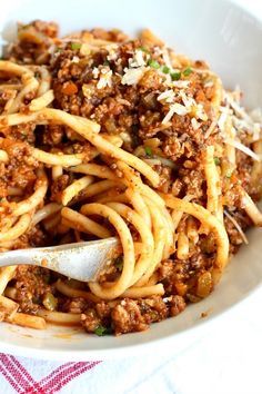 Ground Bison Pasta, Bison Bolognese Recipe, Ground Round Recipes, Bison Pasta, Bucatini Bolognese, Beef Bolognese Recipe, Easy Bolognese, Bucatini Recipes, Bolognese Spaghetti