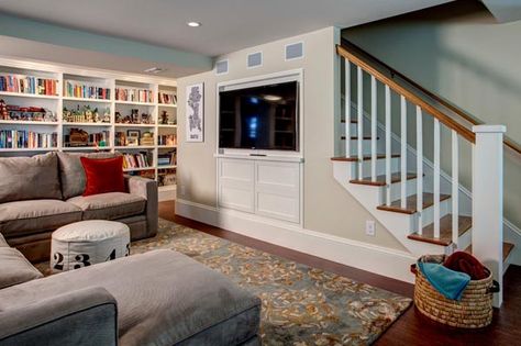 60  Basements transformed into spaces you may never want to leave تحت الدرج, Ruang Tv, Dream Basement, Basement Layout, Basement Inspiration, New Staircase, Basement Apartment, Small Basements, Basement Stairs