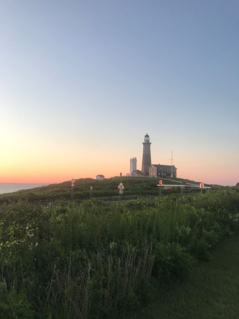 montauk lighthouse sunrise sunset pink sky aesthetic Montauk Aesthetic, Romcom Series, Montauk Style, Lighthouse Aesthetic, Pink Sky Aesthetic, Hamptons Lifestyle, Sunshine On Leith, Montauk Beach, Meet Me In Montauk