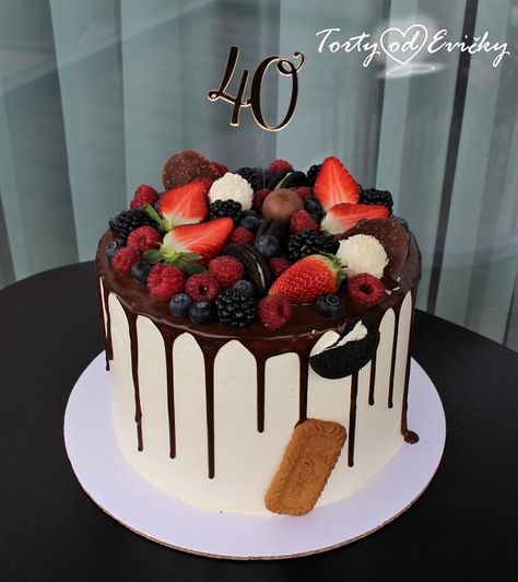 Birthday Cake For Men Easy, Chocolate Drip Cake Birthday, 40th Birthday Cakes For Men, Mum Cake, Fruit Birthday Cake, Fruit Cake Design, Fresh Fruit Cake, Dad Birthday Cakes, Chocolate Drip Cake