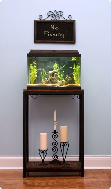 This little cute one would be a BEAUTIFUL set up Cali Cornered In My Kitchen Fish Tank Entryway, Fishtank Stands Ideas, Aquarium Ideas Living Rooms, Aquarium Design Ideas House, Simple Aquarium Ideas, Fish Tank Stand Ideas, Klein Aquarium, Short Bookcase, Aquarium Stands