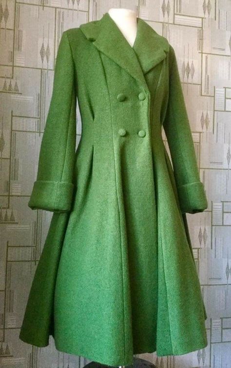 Ladies Winter Coat, Fit And Flare Coat, Vintage Styling, Circle Dress, Coats Women, 50s Vintage, Feminine Silhouette, Vintage Coat, Full Circle