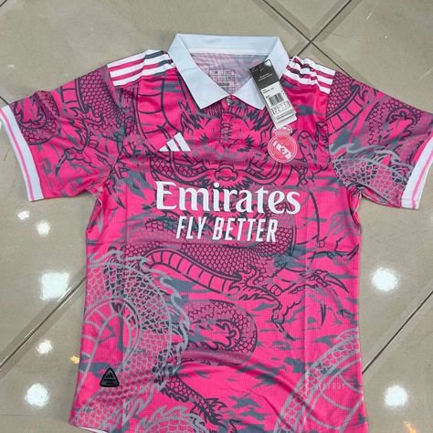 CAMISA DO REAL MADRID VERSÃO ESPECIAL 🌸 #fyp #realmadrid #madrid #bellingham #vinijr #camisasdetimes #camisastailandesas #camisasdefutebol #explore #prontaentrega #entregainstagram Camisa Do Real Madrid, Fly Emirates Jersey, Real Mardid, Cute Couple Stories, Real Madrid Jersey, Neon Tiger, Jojo's Bizarre Adventure Stands, Real Madrid Shirt, Soccer Camp