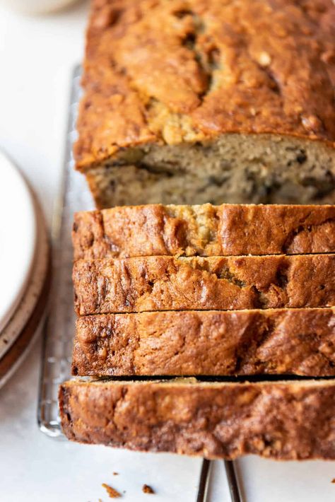 Super moist, EASY, and delicious, this is the Best Banana Bread recipe ever! It's our favorite way to use up overripe bananas and it freezes really well too! #bananas #bananabread #quickbread #moist #easy #classic #homemade #fromscratch #walnuts #muffins #breakfast #brunch #snack #ripe One Bowl Banana Bread, Best Banana Bread Recipe, Muffins Breakfast, Banana Bread Recipe Moist, Homemade Banana Bread, Moist Banana Bread, Easy Banana Bread Recipe, Overripe Bananas, Healthy Banana