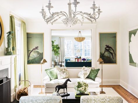 Cece Barfield Thompson, Historic Colonial Homes, Cece Barfield, Cool Calm And Collected, Collected Interiors, Chinoiserie Wallpaper, Daughters Room, Beautiful Living Rooms, Colonial House