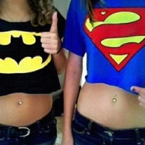 Crop tops! Superman..batman Superman Outfit, Belly Top, Belly Shirts, Upcycle Shirt, Best Friend Outfits, Bff Outfits, Best Friend Shirts, Batman And Superman, Cute Crop Tops