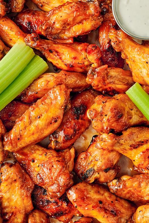 Bbq Wings Recipe, Super Bowl Appetizers, Chicken Wing Marinade, Caprese Bites, Wings Recipe Buffalo, Garlic Chicken Wings, Seven Layer Dip, Superbowl Appetizers, Super Bowl Sunday