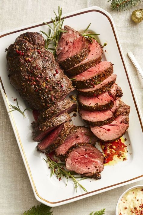 Peppercorn Beef Tenderloin - This well-dressed roasted beef is the perfect centerpiece for a holiday gathering. Easy Christmas Dinner Menu, Easy Christmas Dinner, Beef Tenderloin Recipes, Christmas Roast, Beef Tenderloin Roast, Christmas Dinner Ideas, Rib Recipe, Tenderloin Roast, Christmas Dinner Menu