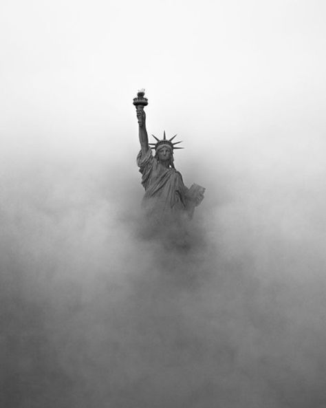 Statue of Liberty in the fog | New York Is Magical | Know Your Meme Liberty Tattoo, New York Trip, Beautiful Cities, The Statue Of Liberty, Lady Liberty, Foto Art, Concrete Jungle, Jolie Photo, White Photo