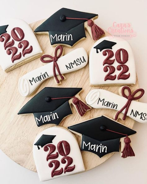 Graduation Cap Cookies, Phd Party, Grad Cookies, Boho Graduation, College Grad Party, Instagram Class, Super Cookies, Royal Iced Cookies, Graduation Cap And Gown