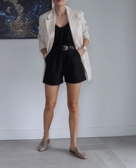 Classy Black Shorts Outfit, Black Shorts Office Outfit, Black Tailored Shorts Outfit Summer, Black Silk Shorts Outfit, Black Chino Shorts Outfit Women, Summer Business Casual Outfits Shorts, Black Trouser Shorts Outfit Summer, Professional Shorts Outfit Work Wear, Work Outfit With Shorts