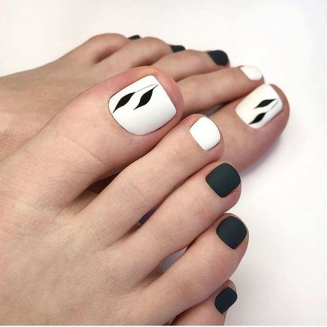 Simple Toe Nails, Feet Nail Design, Short Nail Manicure, Pedicure Designs Toenails, Toenail Designs, Pedicure Nail Designs, Gel Toe Nails, Acrylic Toe Nails, Acrylic Toes