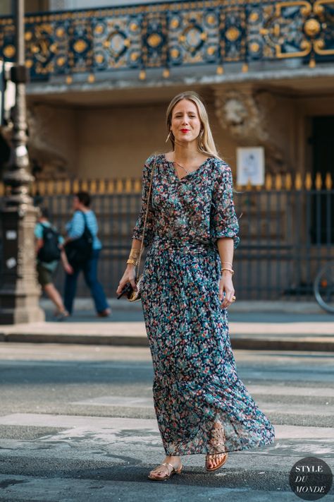 Jennifer Neyt, Maxi Dress Street Style, Long Dress Summer, Outfit Street, Reportage Photography, Street Dress, Streetstyle Fashion, Street Style Chic, Street Outfit