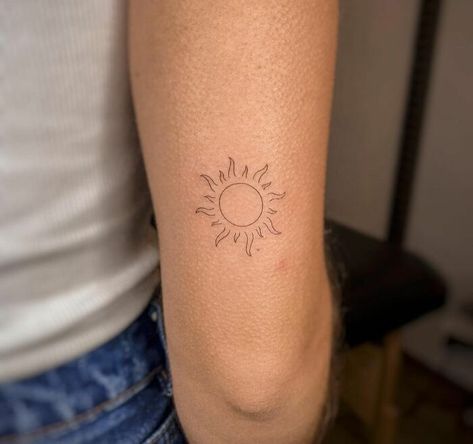 Women’s Sun Tattoo, Dog And Sun Tattoo, Minimalist Sunshine Tattoo, Tony Tattoo Ideas, Smiley Sun Tattoo, Sun Tattoo On Ribs, Minimal Tattoo Sun, Small Sun Tattoo Ideas, Sun Tattoo Designs For Women Beautiful