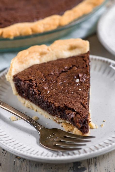 Chocolate Fudge Pie is an easy fudge pie recipe that's totally homemade! This easy chocolate pie recipe tastes like a melted brownie! Fudge Pie Recipe, Chocolate Chess Pie Recipe, Fudge Brownie Pie, Chocolate Fudge Pie, Crumble Recipes, Specialty Desserts, Buttery Flaky Pie Crust, Chess Pie Recipe, Bountiful Kitchen