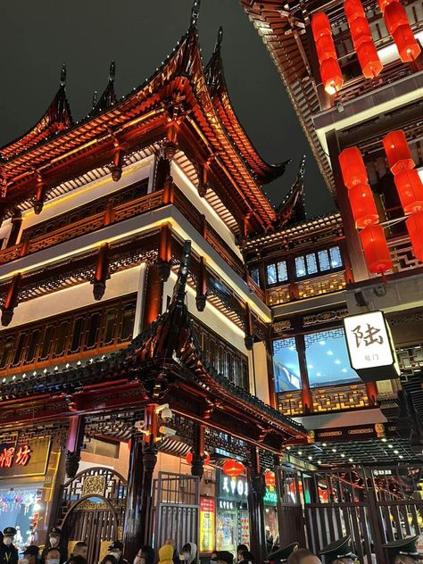 #aesthetic #chinatown #china #shanghai Shanghai Aesthetic, Study In China, Old Shanghai, China City, Chinese Aesthetic, Chinese History, Wallpapers Images, Countries To Visit, Beijing China