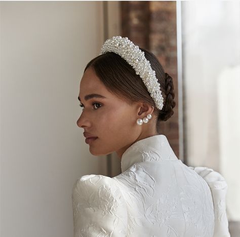 Bridal Hair Up With Headband, Head Band Wedding Hairstyle, Hairband Wedding Hairstyles, Wedding Hair With Headband And Veil, Bride Hairband, Bridal Headbands, Women Suits Wedding, L Quotes, Pearl Bridal Headband