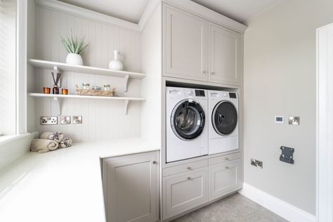 Bespoke Utility Room - Bespoke trade Kitchens U Shaped Utility Room, Utility Mud Room Ideas, Howdens Utility Room, Large Utility Room Ideas, Built In Laundry Room, Pantry Utility Room Combo, Utility Room Layout, Curved Banquette Seating, Utility Room Inspiration