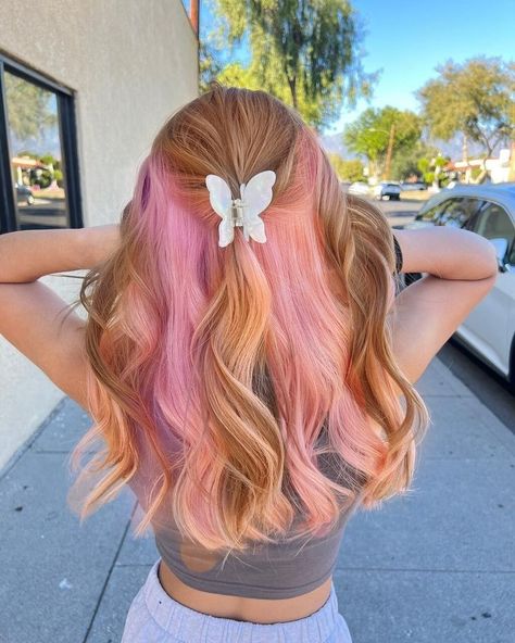 Brown And Peach Hair, Pink And Dark Blonde Hair, Bright Hair Colour Ideas, Blonde With A Pop Of Color, Ginger With Pink Highlights, Blonde Hair Pink Ends, Under Color Hair Ideas Blondes, Blonde Hair With Peekaboo Color, Pink And Ginger Hair