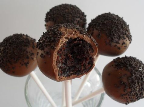 Cake Pops Cake Pops Without Frosting, Cake Pop Receita, Chocolate Cake Pop, Pumpkin Cake Mix, Starbucks Cake Pops, Starbucks Chocolate, Cake Pop Tutorial, Starbucks Cake, Cakes To Make