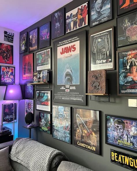 Horror Bedroom, Movie Poster Room, Horror Room, Geek Room, Movie Room Decor, Media Room Design, Home Cinema Room, Horror Decor, Dark Home Decor