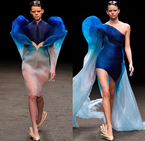 Iris van Herpen 2021 Spring Womens Runway Catwalk Looks - Haute Couture Avant Garde High Fashion - Roots of Rebirth Primordial Entangled Life Ocean Plastic Minds in Motion Crown Monofilament Threads Fins Coils Luminous Lichen Idolomantis Moon Moth Holobiont Dress Gaia Gown Undergrowth Tapestry Interlaced Branches Roots Mycelium Fungi Henosis Mantodea Entwined Lace 3D Embroidery Trompe L'oeil Mahogany Crepe Silk Liquid Copper Glass Organza Ruffles Accordion Pleats Ombré Gradient Feathers Kinetic Fashion, Ocean Clothes, Fashion Stage, Water Fashion, Design Exploration, Fashion Trend Forecast, Iris Van Herpen, Spring Couture, Organza Dress