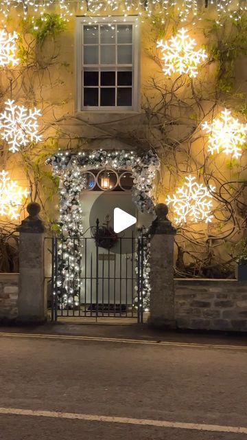 ☀️ Cotswolds Culture ☀️ on Instagram: "The Cotswolds 🏴󠁧󠁢󠁥󠁮󠁧󠁿 Here’s another magnificent reel for you to enjoy from the beautiful Cotswolds at Christmas time. Even though Christmas has now passed we’re still celebrating it 😃 🎄🎅🏼 This time it’s a marvellous reel by Matt at Cotswolds Culture of Broadway before Christmas. We hope you liked the decorations of this photogenic home🎅🏼✨ If you like what you see and love the Cotswolds. Please consider following us at @Cotswolds_Culture today! 📸 Reel By: Matt @cotswolds_culture ☀️ #Cotswolds_Culture To Feature! 🏡 🧡 We Hope You Enjoy Your Stay Here! 👋 📍 Broadway /\ Cotswolds AONB 🏴󠁧󠁢󠁥󠁮󠁧󠁿 🇬🇧 Founder: @CarLadMatt Are you coming here in 2024? ❤️ Thank you everyone for following Cotswolds Culture, we look forward to including mo Cotswolds Christmas, The Porch House Cotswolds, Cotswolds At Christmas, Cotswolds Way, Broadway Cotswolds, Cotswold Way, Stow On The Wold Cotswolds, Before Christmas, Be Still