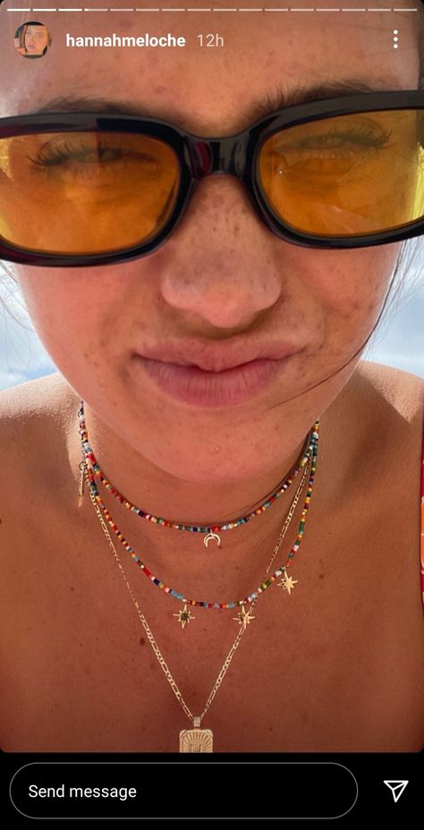 Necklaces Aesthetic Summer, Hannah Meloche Necklace, Colorful Necklace Aesthetic, Colorful Beaded Necklace Aesthetic, Golden Necklace Aesthetic, Summer Beaded Necklace Aesthetic, Summer Necklace Stack, Beach Necklace Aesthetic, Summer Necklace Ideas