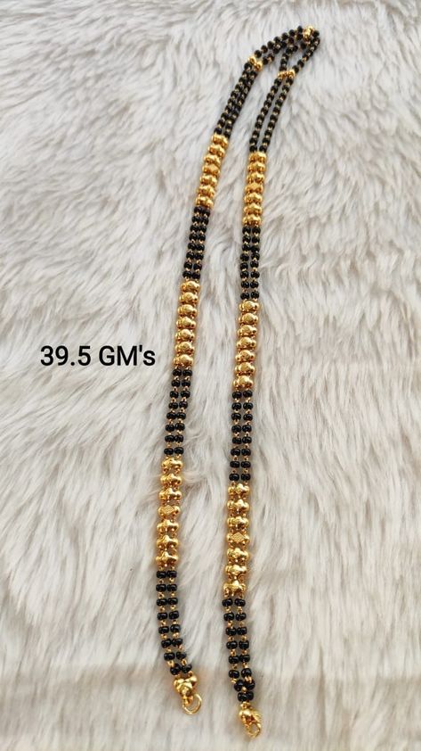 Black Beads Pendant Gold, Black Beads Chain Designs, Karimani Mangalsutra, Nalla Pusalu Designs Latest Long, Karimani Chain Designs, Temple Jewellery Earrings, Black Beads Mangalsutra Design, Gold Earrings Models, Black Gold Chain