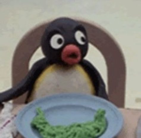 Pingu Icons, Pingu Memes, Pingu Pingu, Imessage Sticker, Noot Noot, 밈 유머, Funny Profile Pictures, Funny Reaction Pictures, Meme Faces