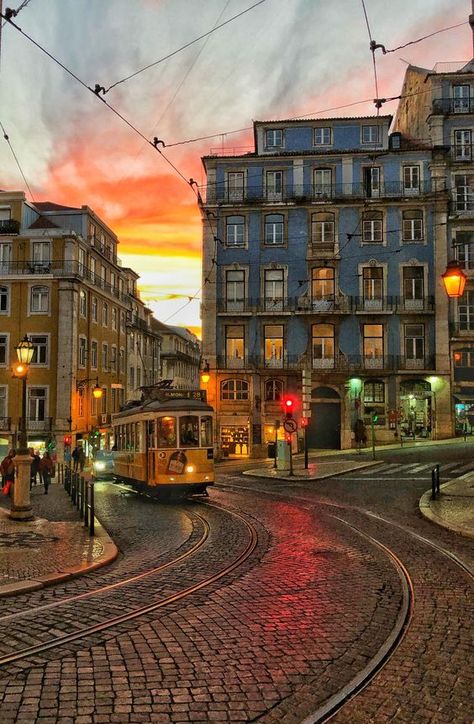 Lisbon Travel, Portuguese Culture, Portugal Travel, Spain And Portugal, Lisbon Portugal, Vacation Packages, City Aesthetic, Travel Aesthetic, Dream Vacations