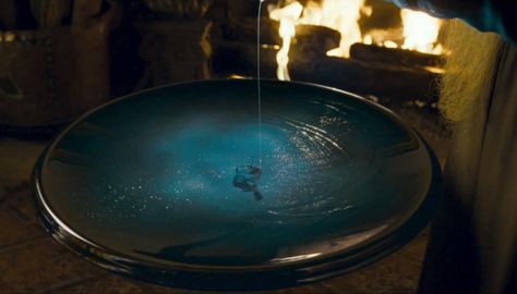 This image is of the pensieve in Harry Potter which serves to preserve memories. Similarly, the Anamnesis during the Mass serves to preserve the memory of Christ. (Catholic Teaching) Pensieve Harry Potter, Harry Potter Pensieve, Magical Item, Harry Potter 6, Harry Potter Wiki, Hp Harry Potter, The Goblet Of Fire, Harry Potter Magic, Hogwarts Castle