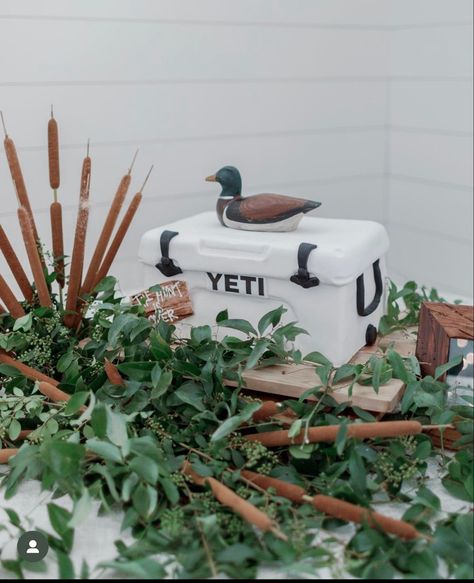 Duck Theme Wedding, Classy Hunting Wedding, Duck Hunter Wedding Ideas, Grooms Table Ideas Duck Hunting, Duck Hunting Rehearsal Dinner, Mallard Duck Party Ideas, Duck Wedding Decor, Turkey Hunting Grooms Cake, Grooms Table Duck Hunting