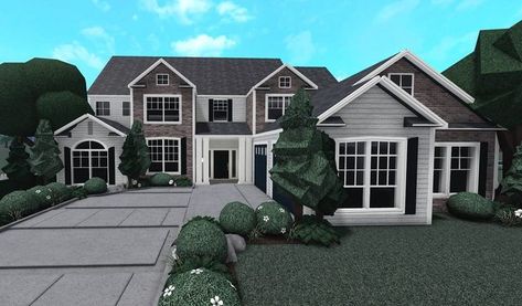 Cute Realistic Bloxburg House, Bloxburg House Ideas Realistic Layout, Bloxburg Cozy House Exterior, Bloxburg House Ideas Suburban, Modern Suburban Mansion, Traditional House Layout, Suburban Mansion Exterior, Bloxburg Family Home Exterior, Suburban House Exterior Bloxburg