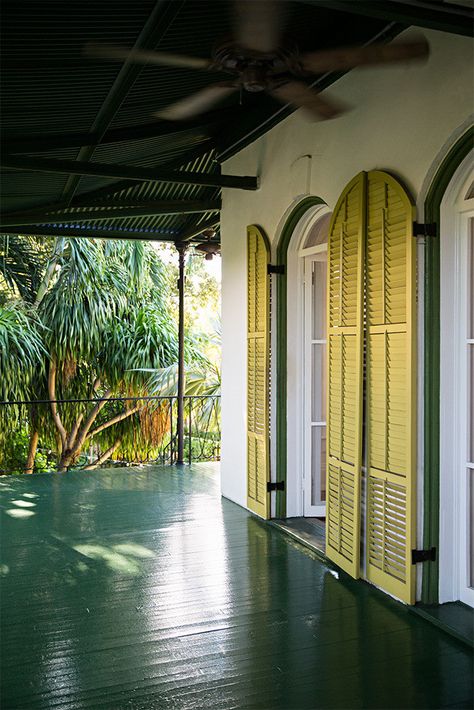 Case Creole, Hemingway House, West Indies Style, Key West Style, British Colonial Decor, Caribbean Homes, West Home, British Colonial Style, Renzo Piano