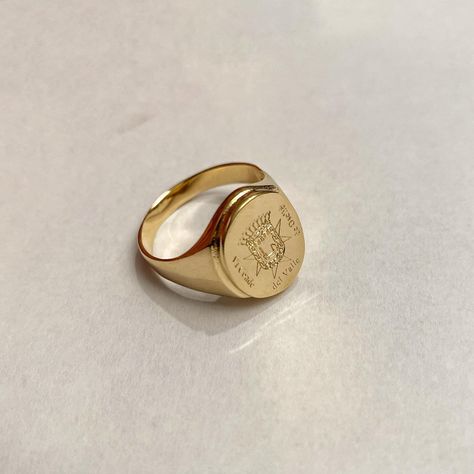 Signet Ring Mens, Men Signet Ring Gold, Signet Rings Women Vintage, Signet Rings Women Gold, Intaglio Ring, Family Crest Rings, Ring Initial, Custom Signet Ring, Family Ring