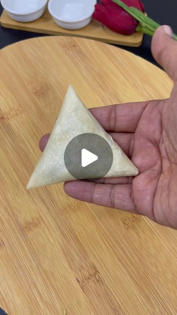 Samosas With Phyllo Pastry, How To Fold A Samosa, How To Fold Samosas Step By Step, How To Make Samosa Wrap, Samosa Folding Technique, How To Make Samosas Dough, Sambousek Recipe, Samosa Recipe Videos, How To Fold Samosas