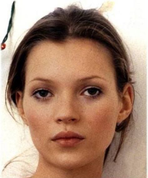 1990’s Makeup, 90s Models Makeup, Supermodel Body, Kate Moss 90s, 90s Makeup, Queen Kate, 90s Model, Linda Evangelista, Models Makeup