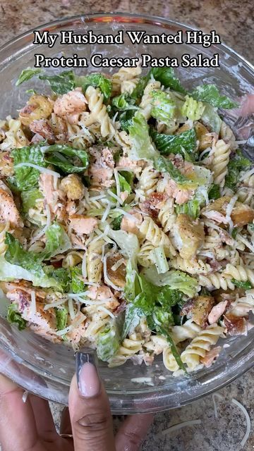 RD Eats🇻🇮 on Instagram: "High protein salmon Caesar salad pasta! @eatbanza ! 🤤🥗 #banzapartner #reelsinstagram #reelitfeelit #reelsvideo #reels #caesar #caesarsalad #pasta #foodie" Salmon Ceasar Wrap, Ceasar Salad Pasta Salad Recipes, Salmon Ceasar Salad Recipe, Caesar Salad Pasta, High Protein Pasta Salad, Selling Plates, Salmon Pasta Salad, Salmon Caesar Salad, Protein Pasta Salad