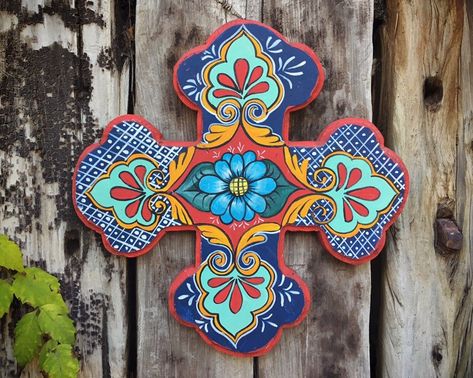 Talavera Cross, Cabana Decor, Prayer Corner, Arte Folk, Southwestern Home, Hobby Ideas, Wooden Crosses, Cross Wall Decor, Wall Cross