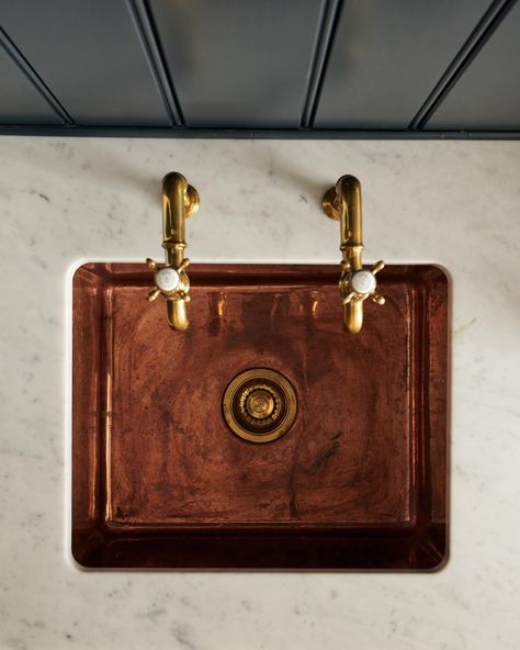 deVOL Aged Copper Single Sink | deVOL Kitchens Sink With Brass Faucet, Copper In The Kitchen, Copper Countertops, Copper Counter, Copper Bar Sink, Brass Faucets, Tuscan Farmhouse, Copper Kitchen Sink, Barn Kitchen